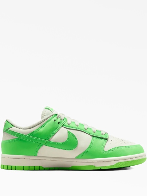 nike green strike dunk