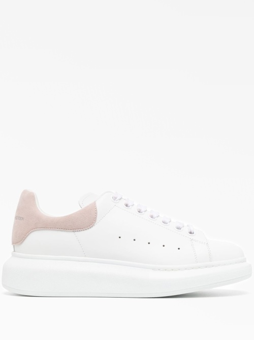 Oversized sole sneakers