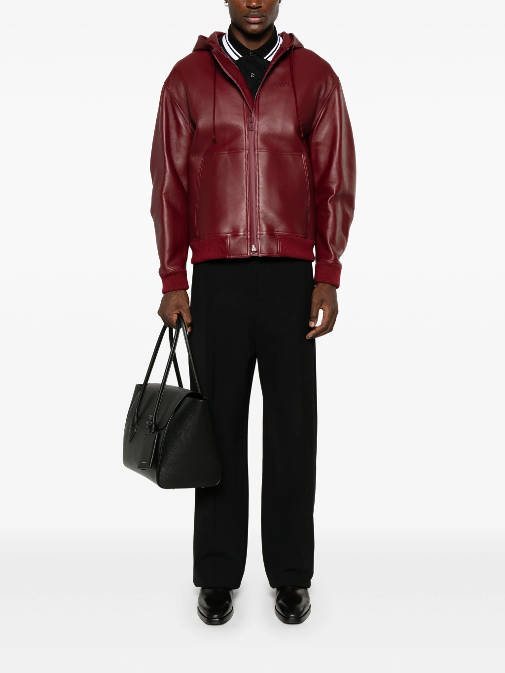 Куртка с вышитым логотипом