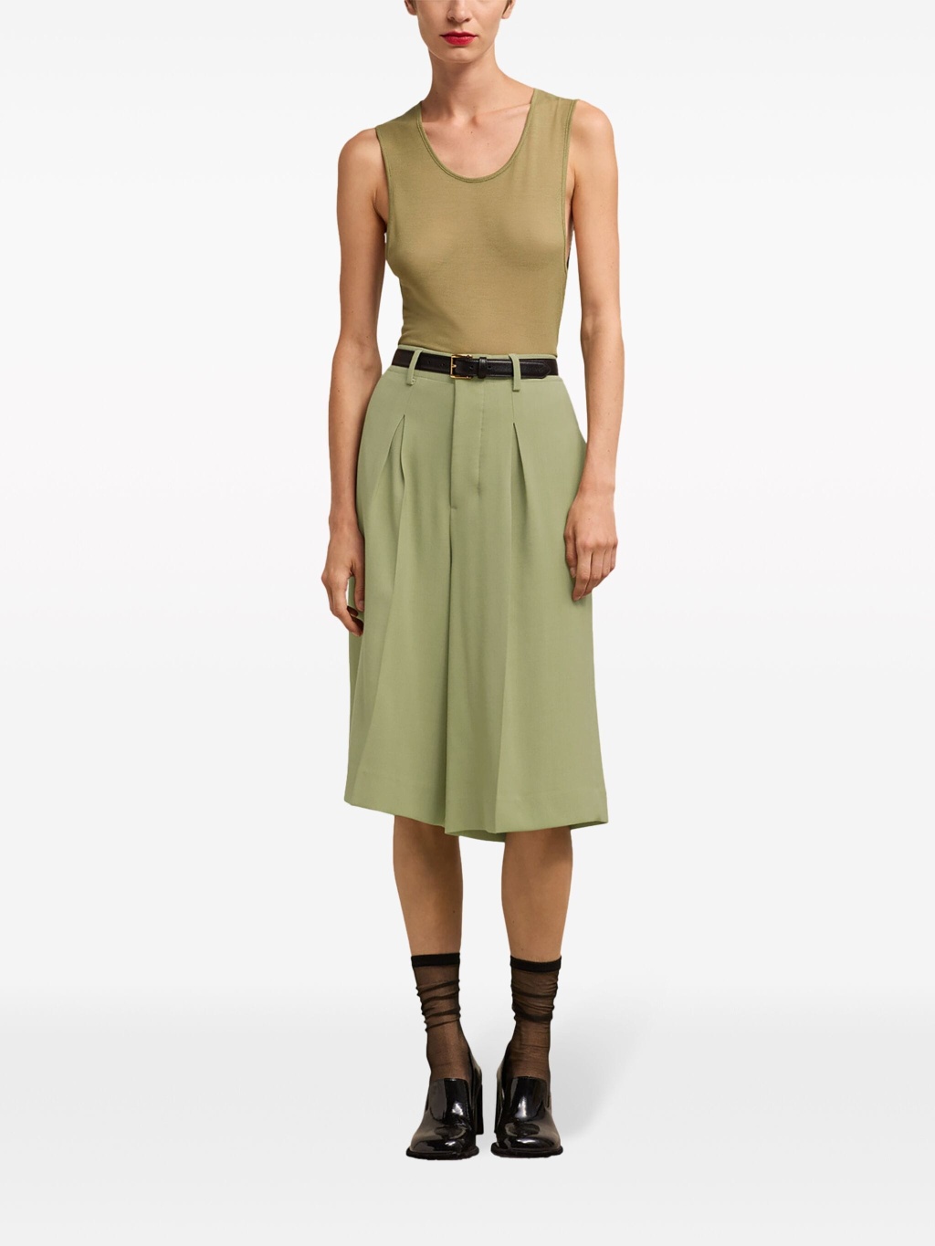 Knee-length tailored shorts
