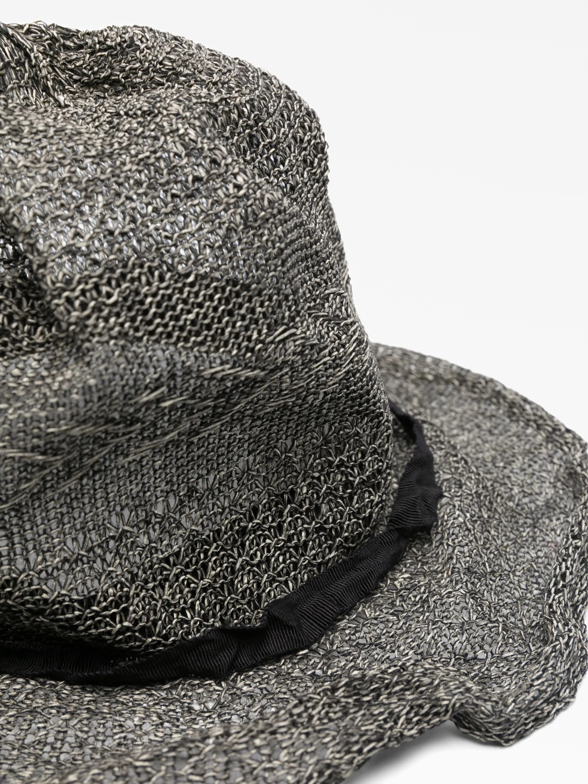 Мятая шляпа Yohji Yamamoto — купить в интернет-магазине «Dropp