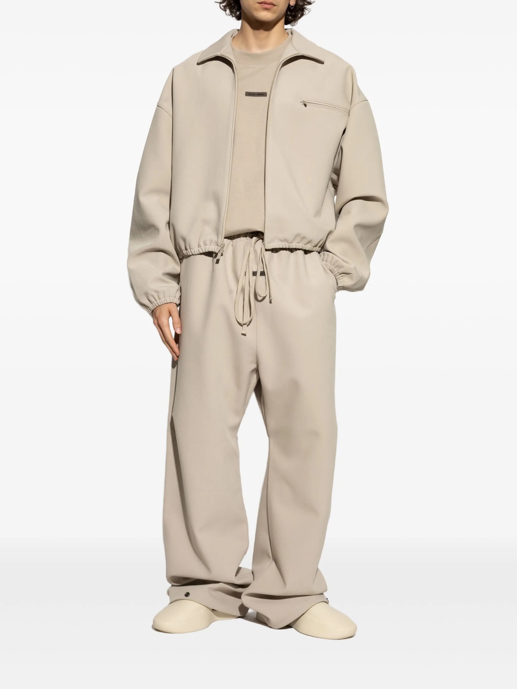 Бежевые спортивные брюки со шнурком