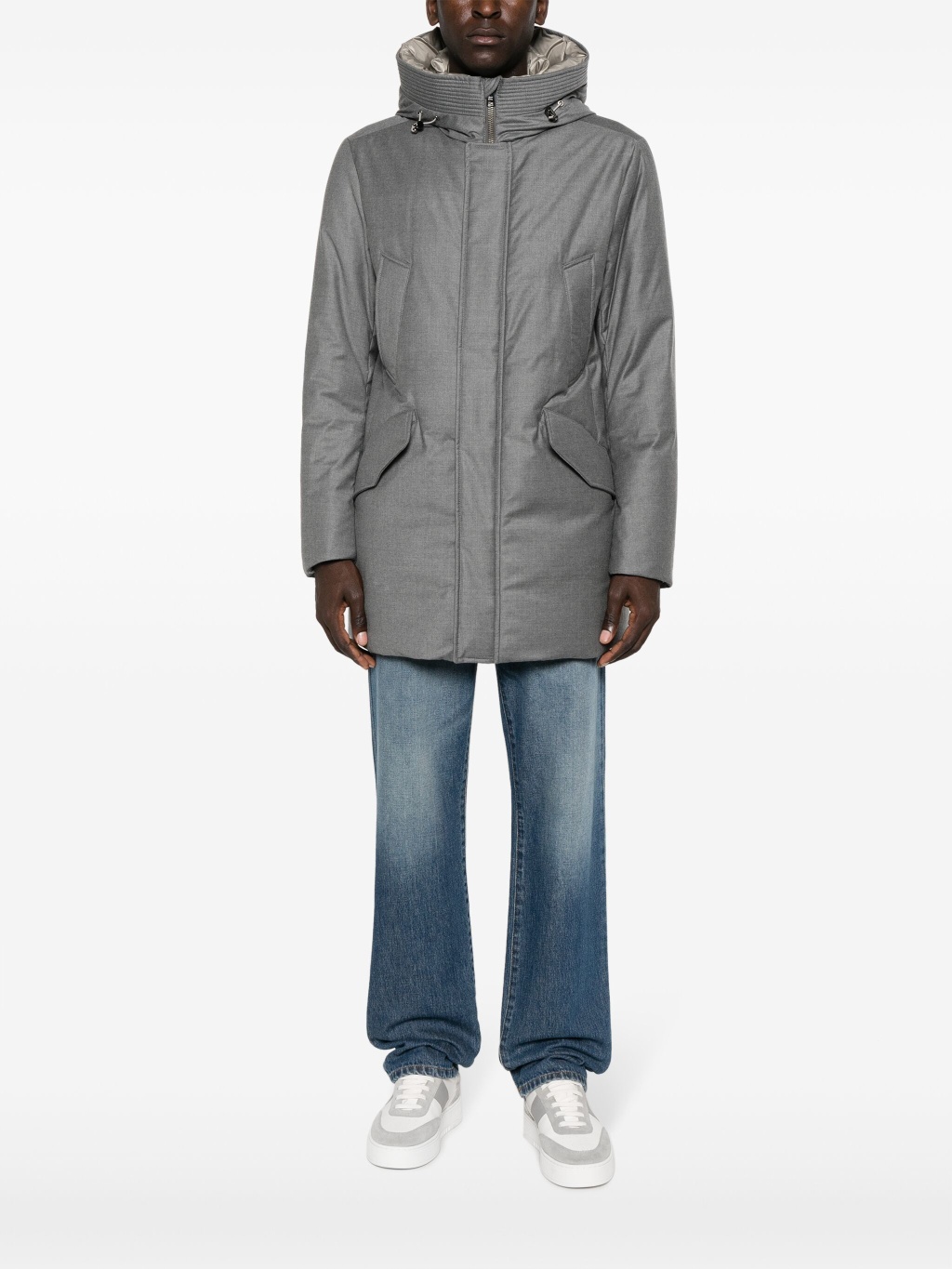 Парка с капюшоном и высоким воротником