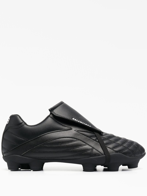 Soccer low-top sneakers